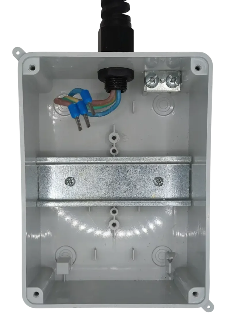 Etape 1 : installation du cable dans le boitier